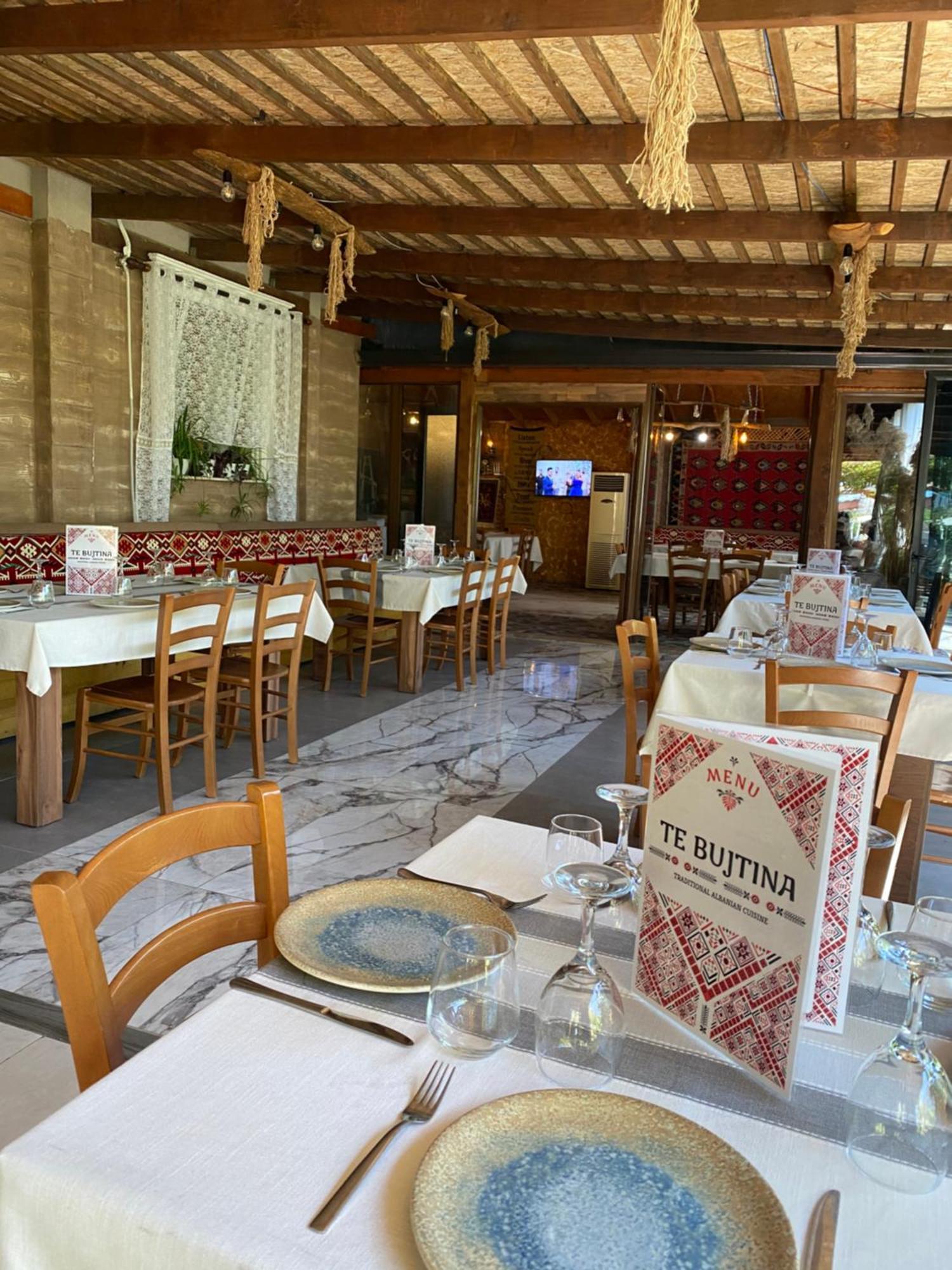 Te Bujtina Hotel- Cozy Stay With Traditional Breakfast Near Beach Голем Екстериор снимка