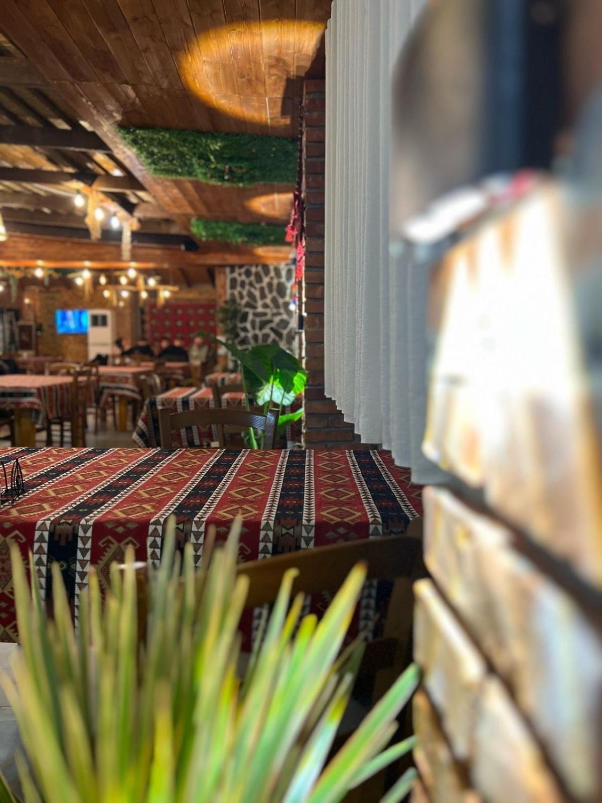Te Bujtina Hotel- Cozy Stay With Traditional Breakfast Near Beach Голем Екстериор снимка