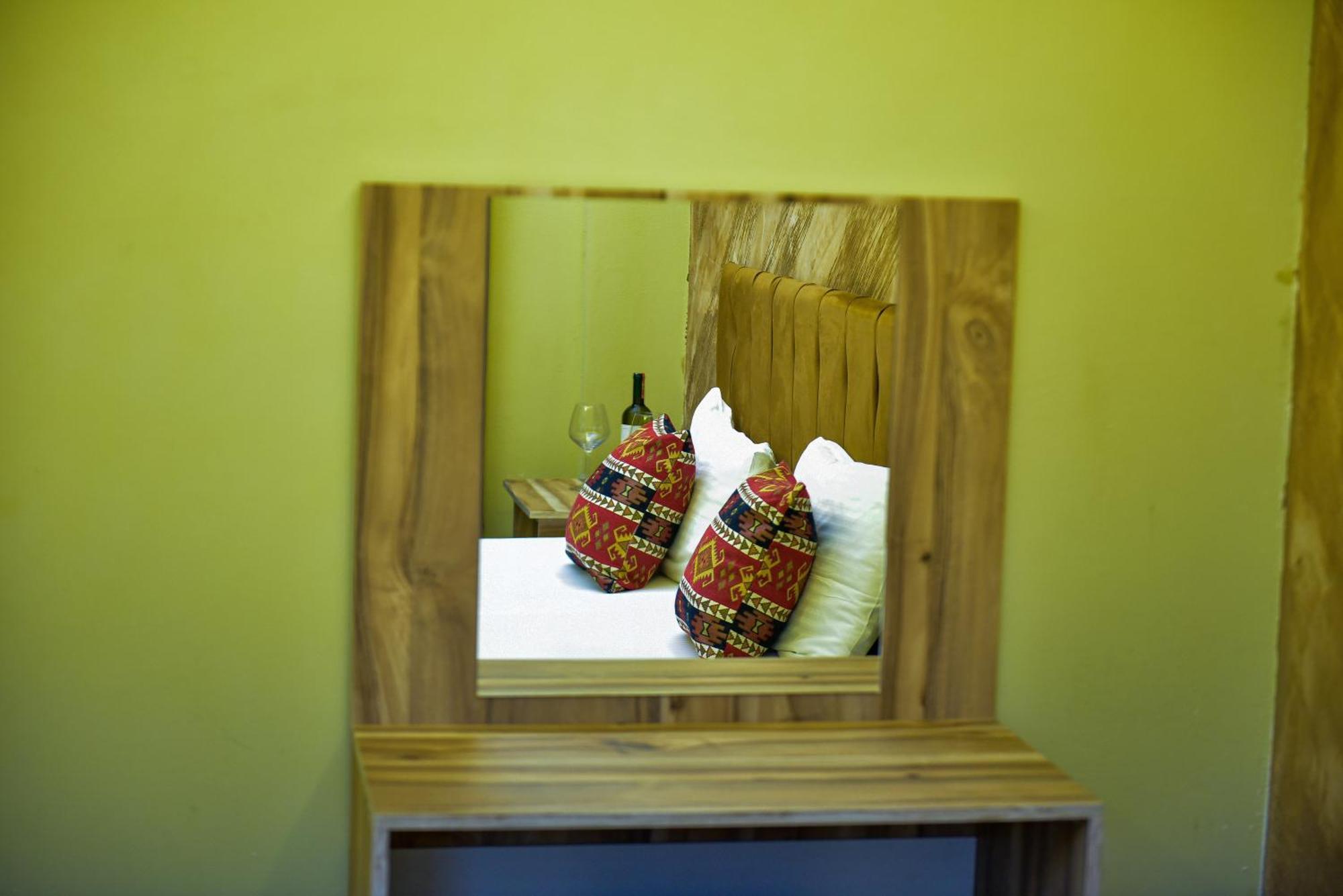 Te Bujtina Hotel- Cozy Stay With Traditional Breakfast Near Beach Голем Екстериор снимка