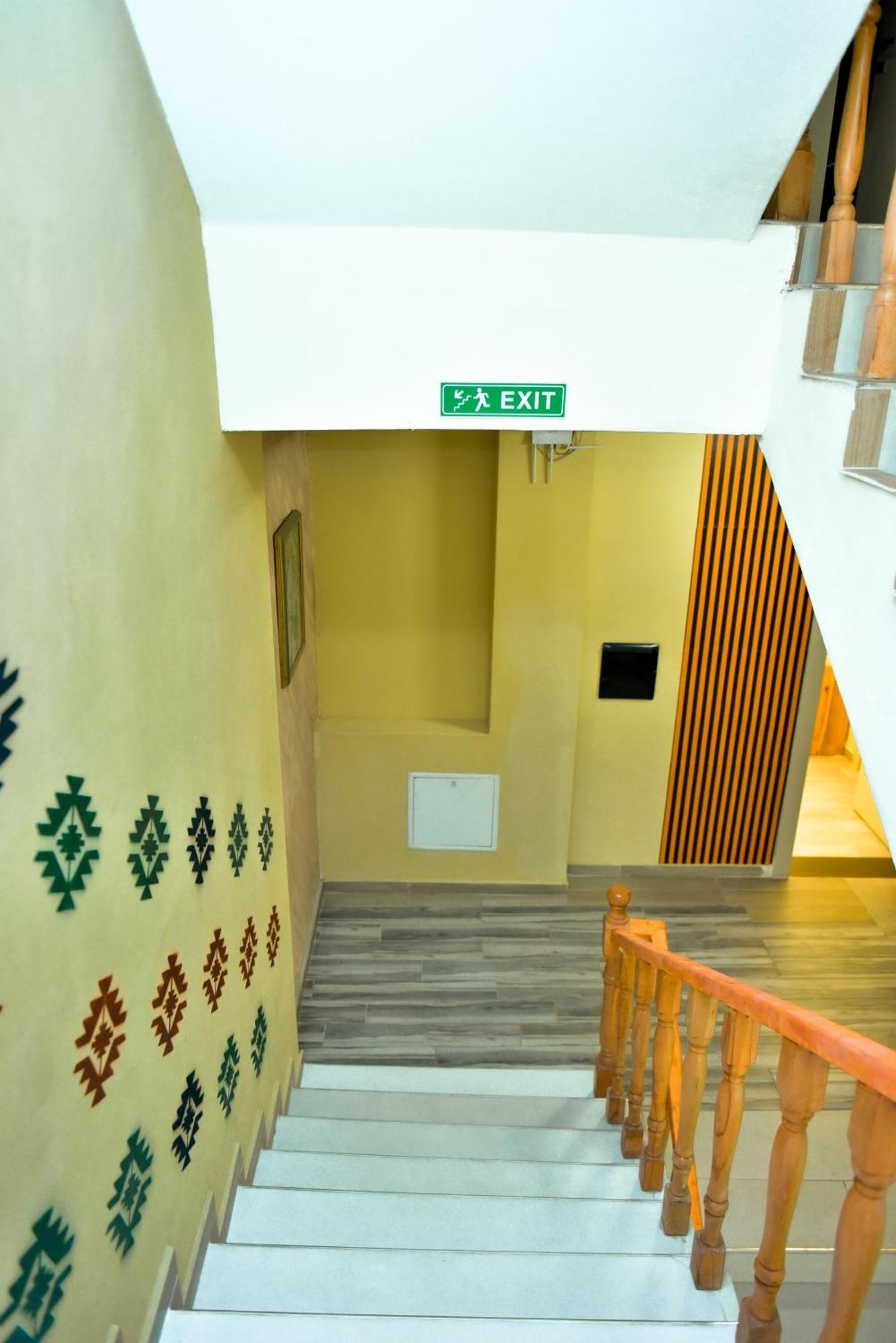 Te Bujtina Hotel- Cozy Stay With Traditional Breakfast Near Beach Голем Екстериор снимка