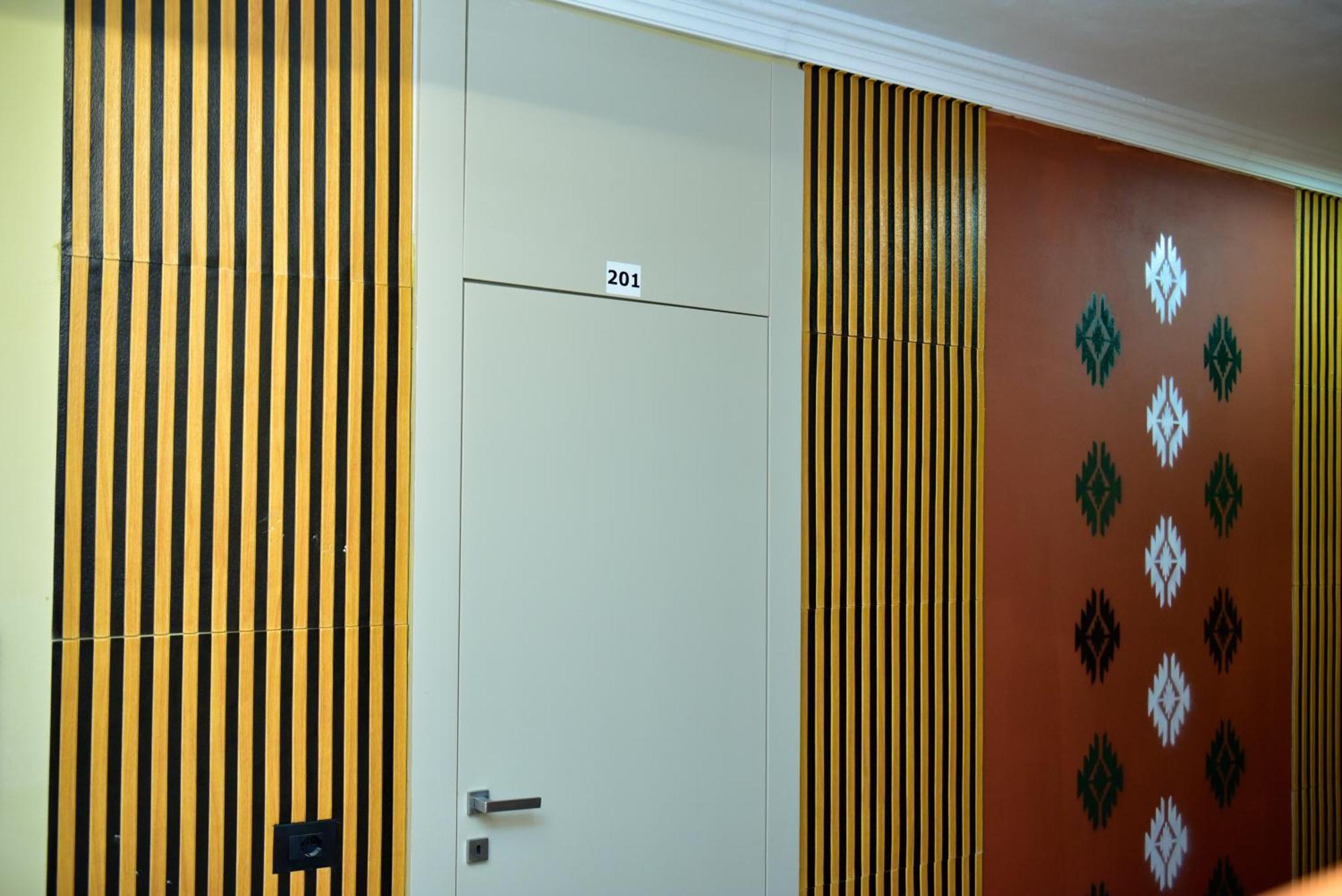Te Bujtina Hotel- Cozy Stay With Traditional Breakfast Near Beach Голем Екстериор снимка