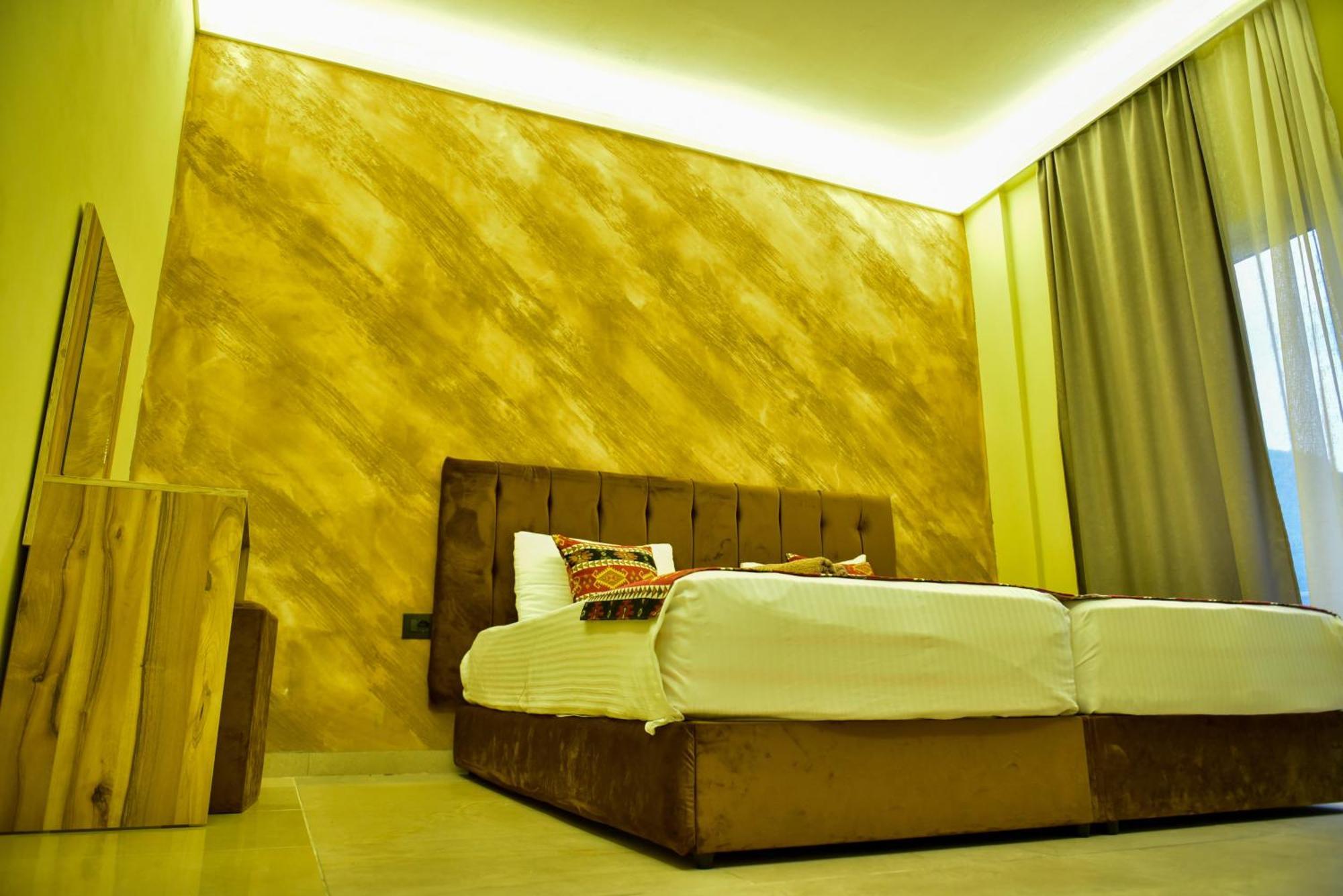 Te Bujtina Hotel- Cozy Stay With Traditional Breakfast Near Beach Голем Екстериор снимка